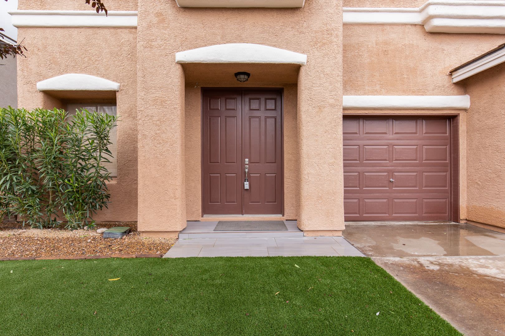 Stunning Remodeled Henderson Home with Pool & Spa – photo 2