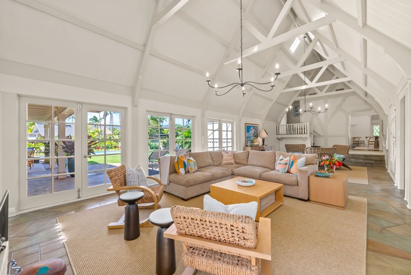 Kahala Palms Charming Coastal Beach Home W Pool Jacuzzi Lush Garden – photo 2
