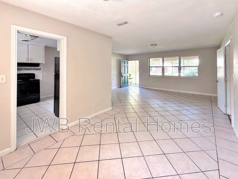 4737 Sprite Rd – photo 4