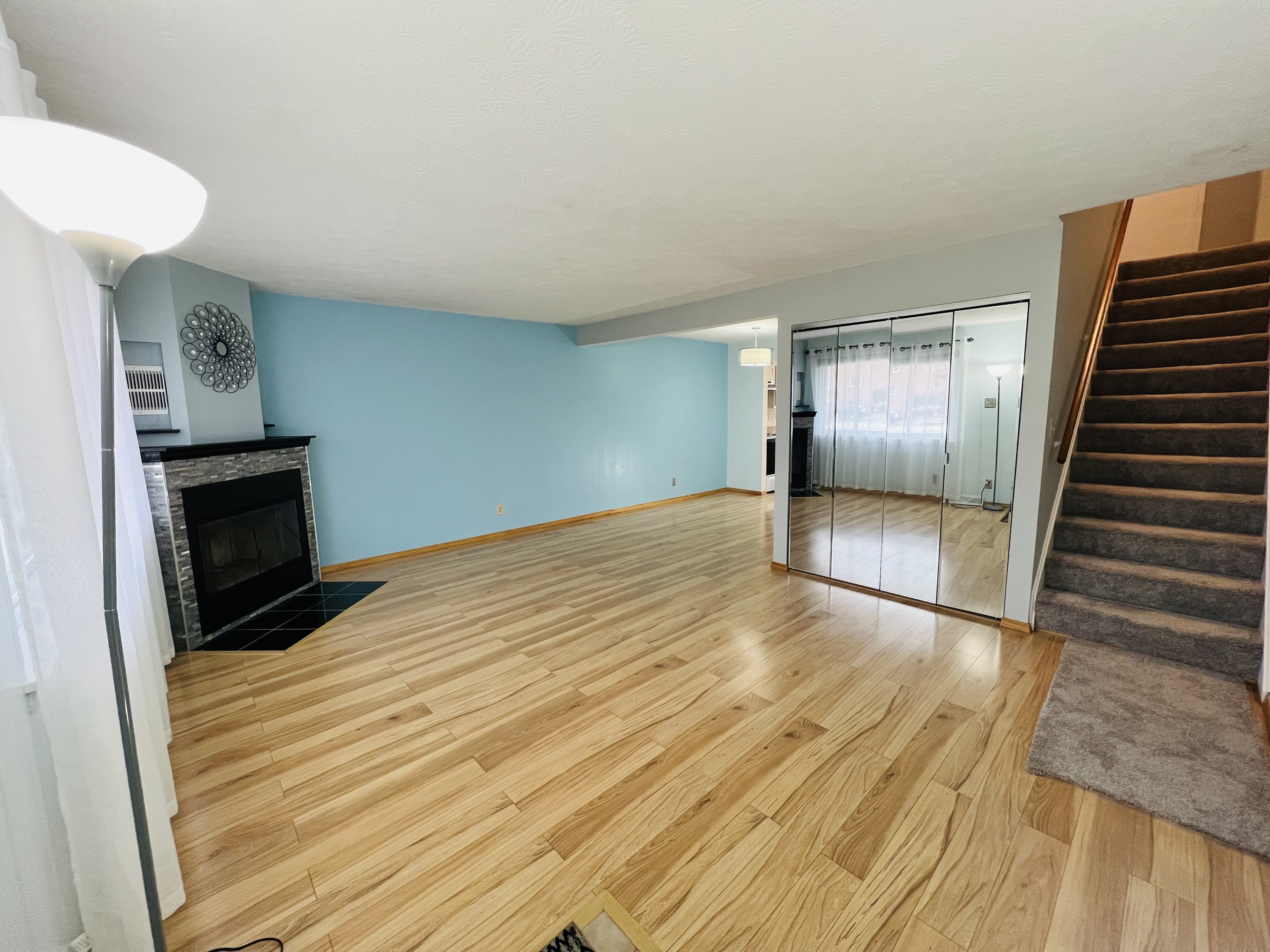 2487 Warren Pkwy – photo 3