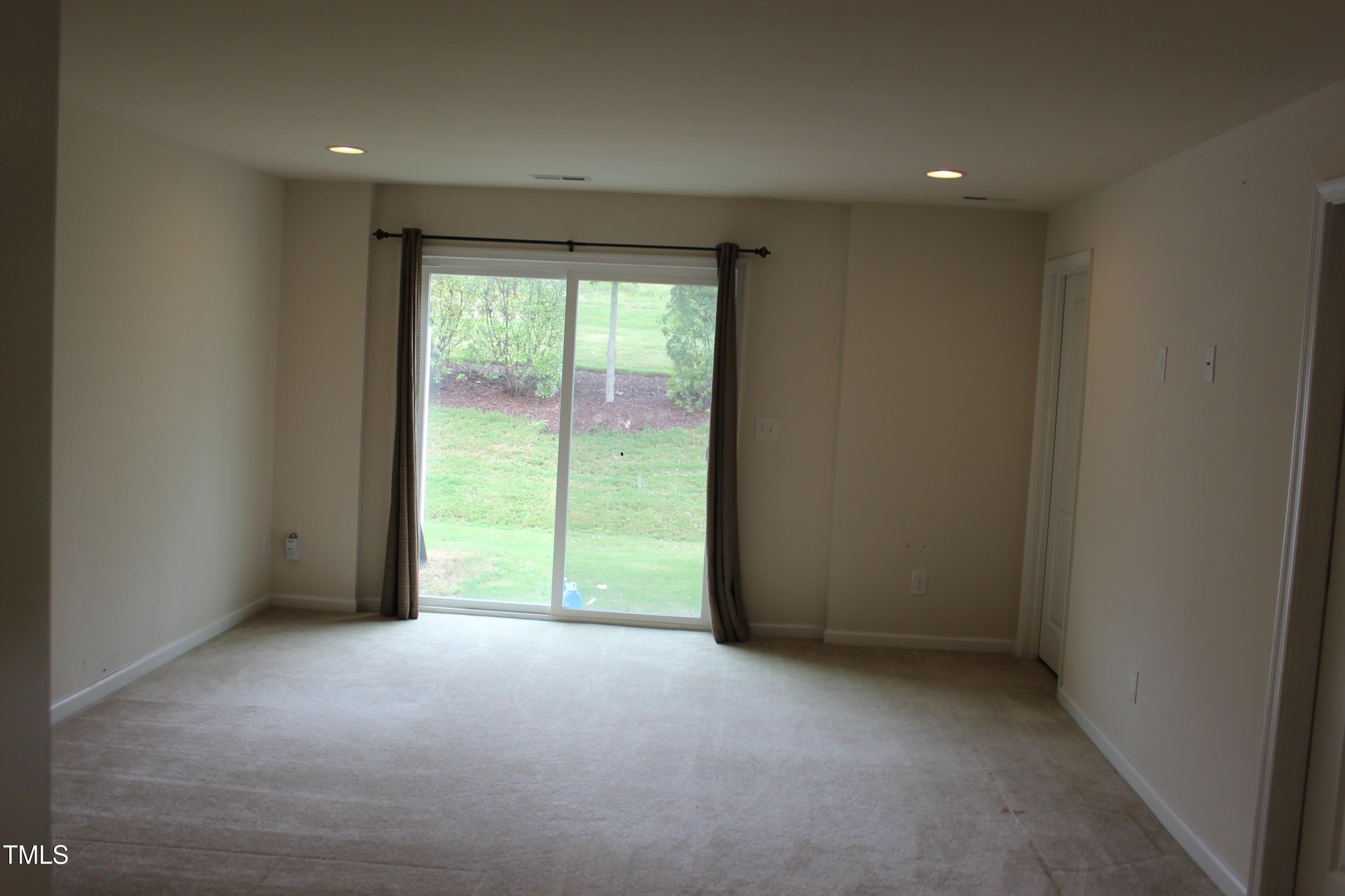 723 Suffield Way – photo 5