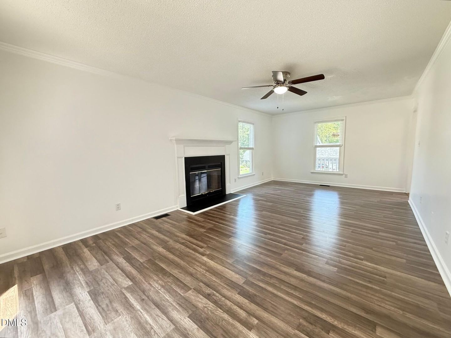 401 Holly Berry Ln – photo 4