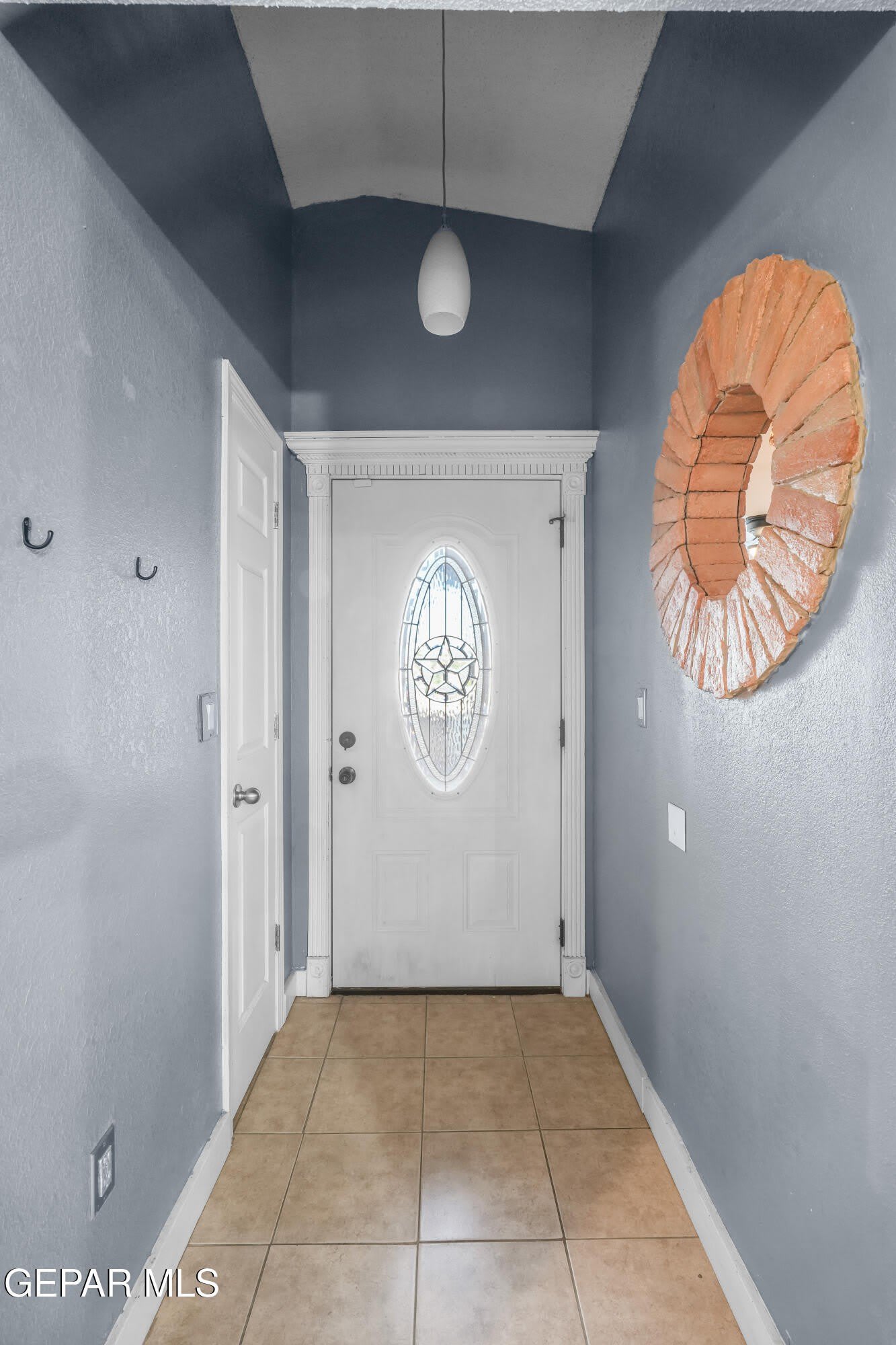 13475 Sunset Hills Drive – photo 5