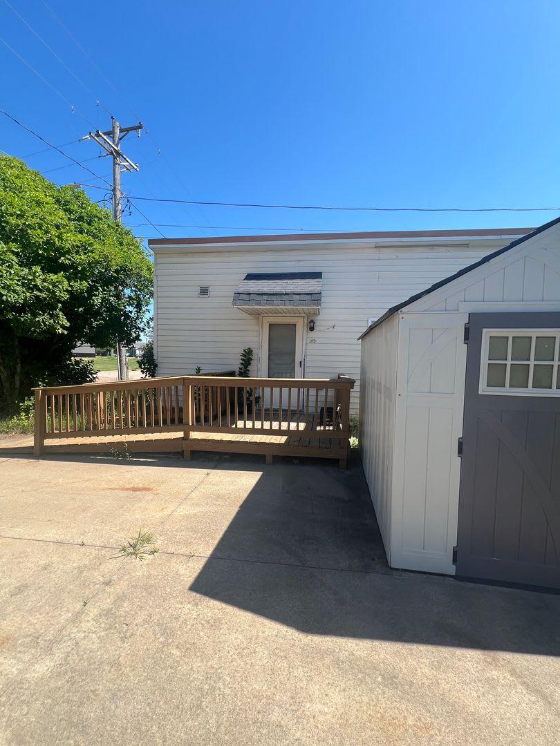 305 E Maple St – photo 4