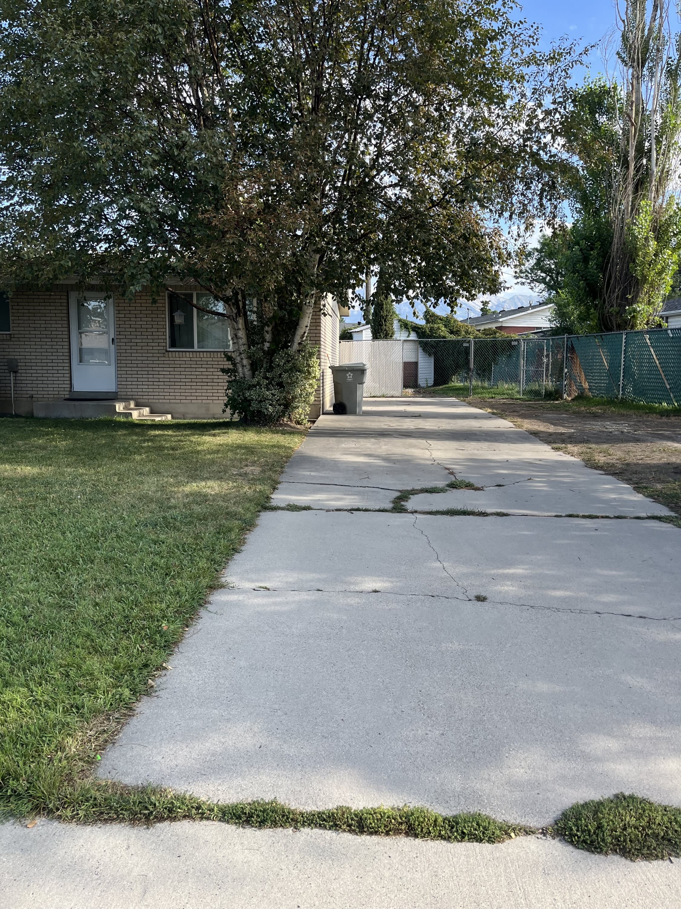 587/589 East 55 North – photo 2