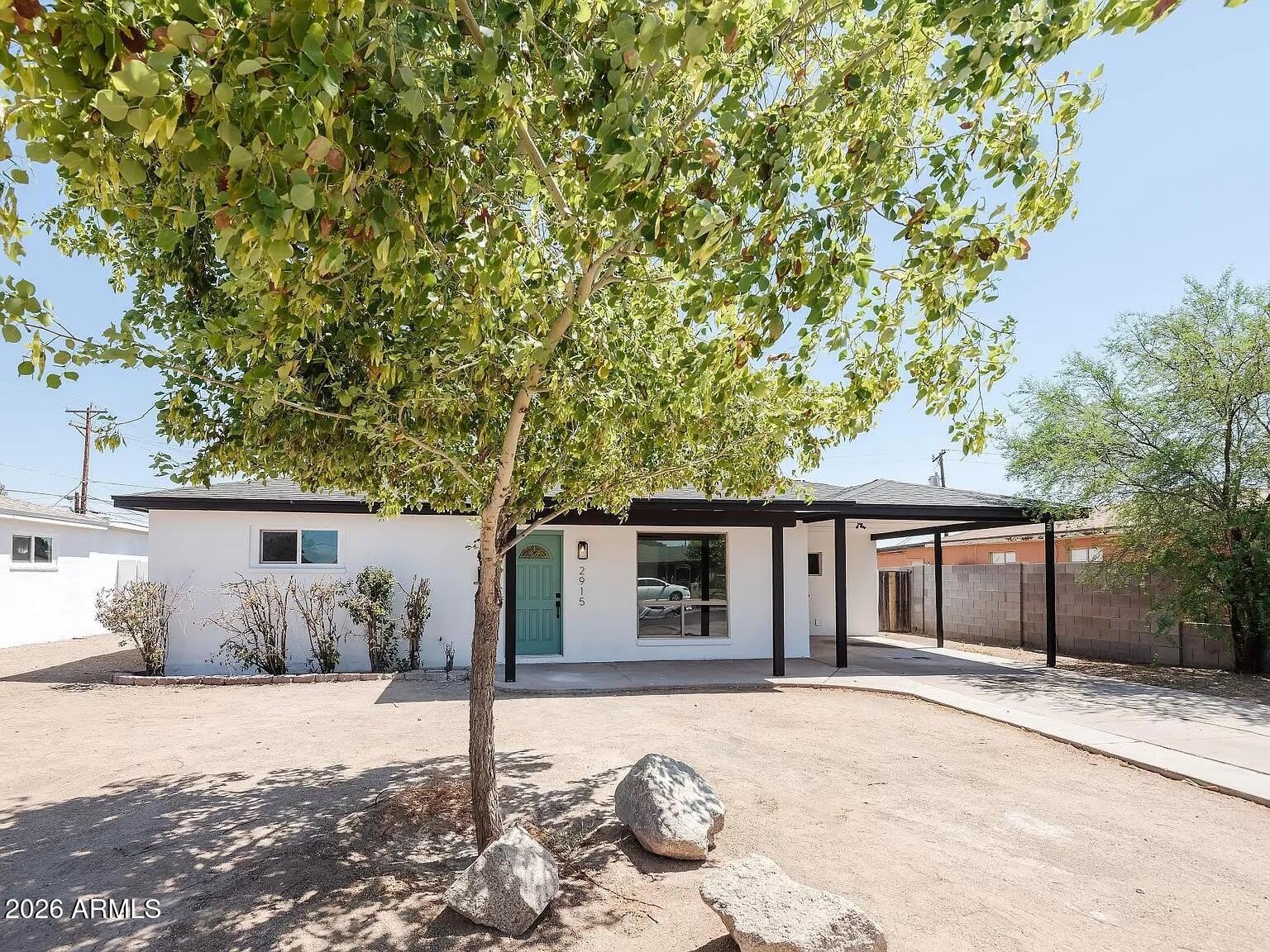 2915 W Griswold Road – photo 1