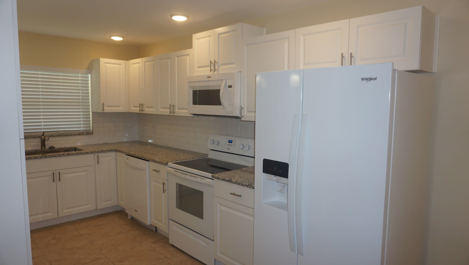 3 Bedrooms / 2 Bath Brandon Home – photo 4