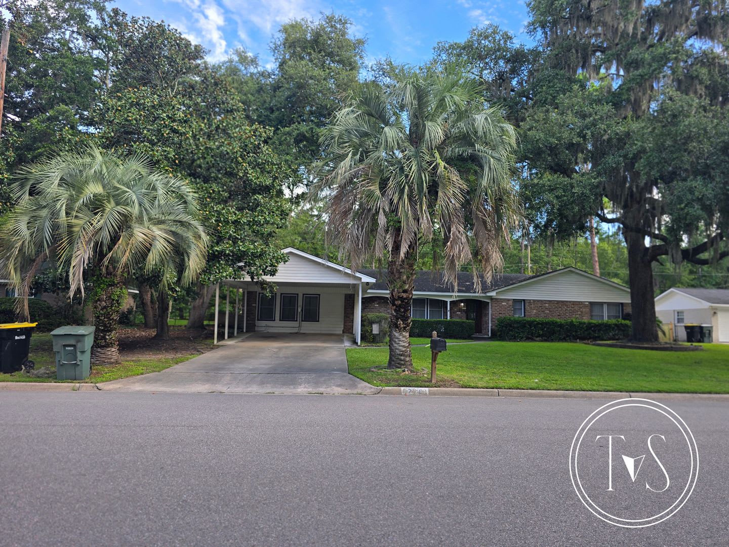 BEAUTIFUL FULLY RENOVATED HOME YOU WON'T WANT TO MISS! – photo 2