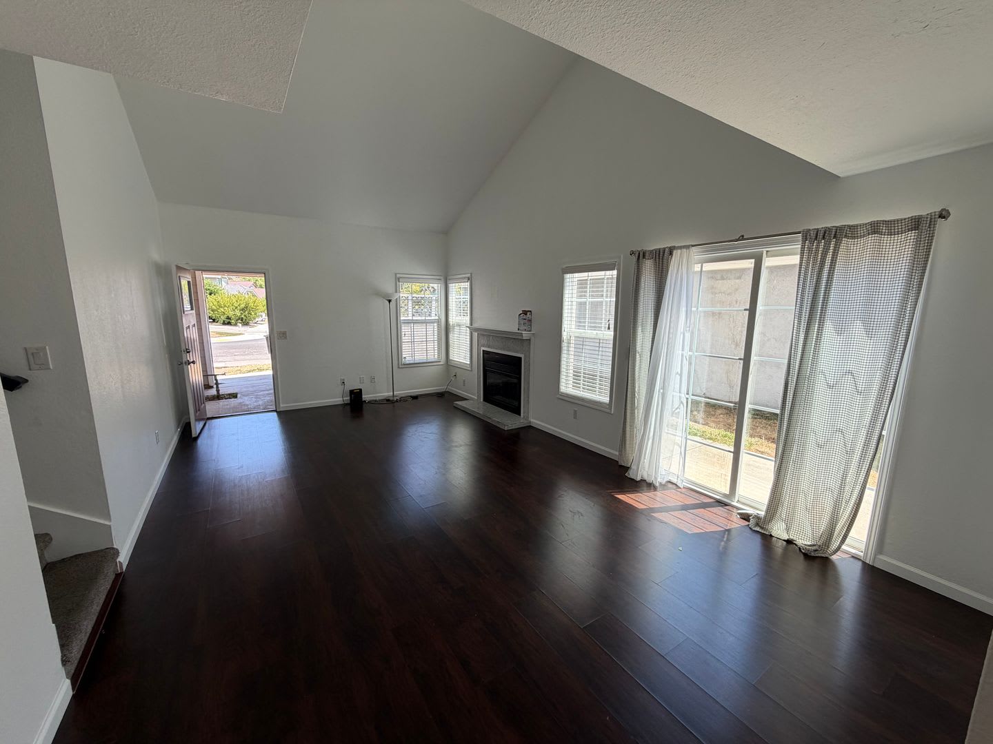 3 Bedroom / 2 Bathroom – photo 5