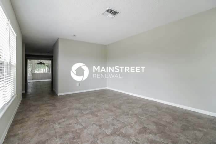 516 Bounty Avenue Northeast – photo 3