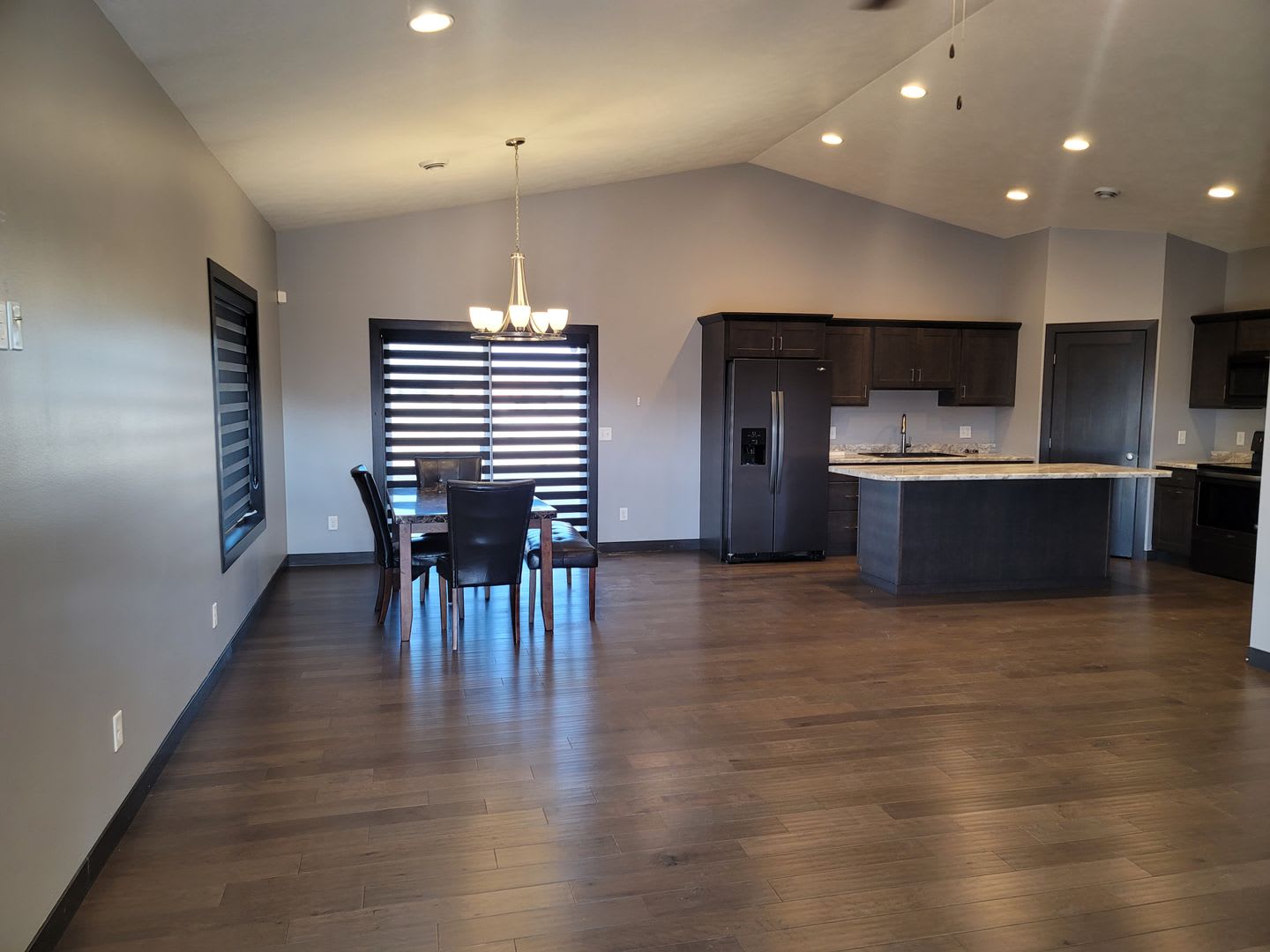Three bedroom two bathroom triple garage house – photo 2