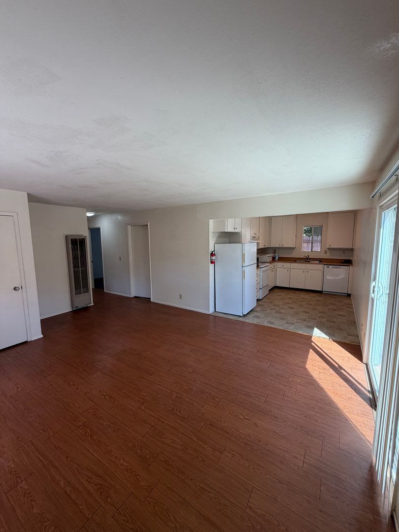 1448 Warner St – photo 5