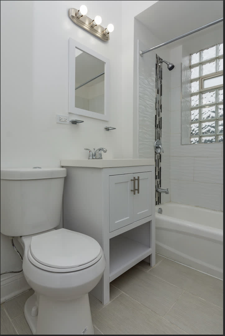 6905 South Prairie Ave. – photo 1