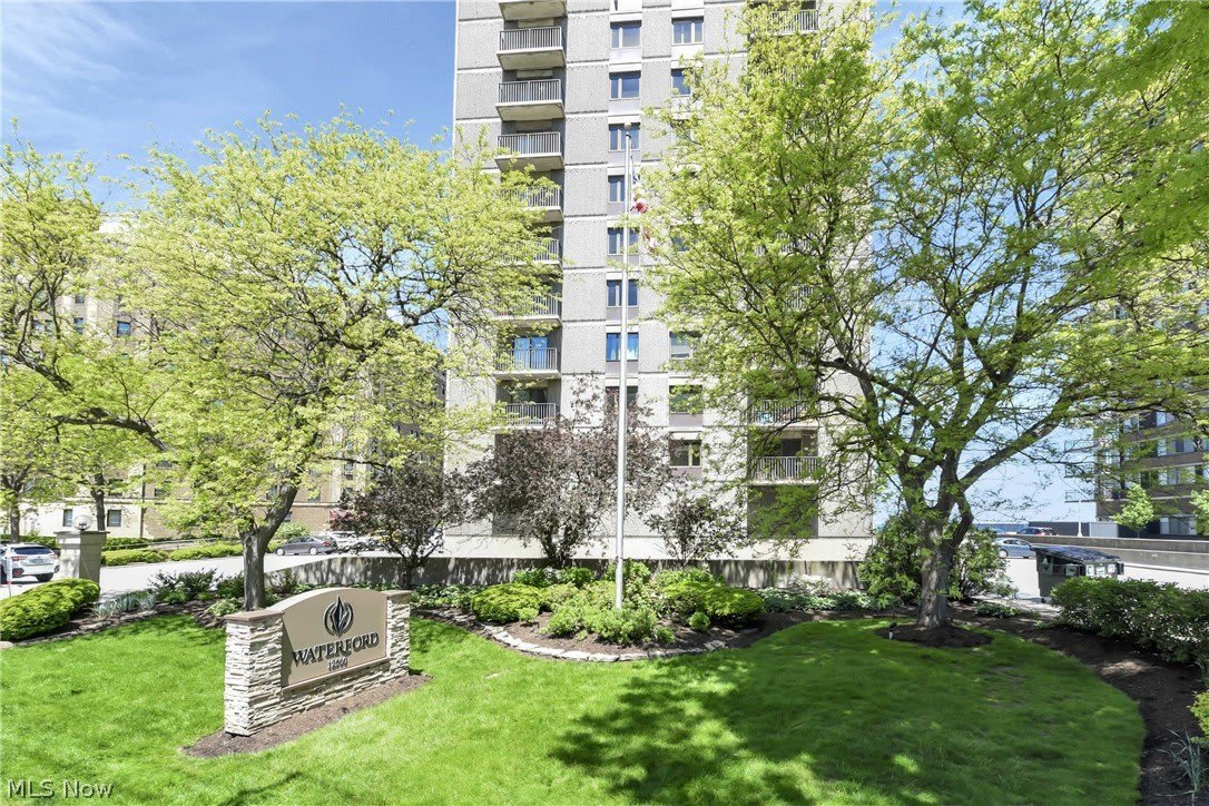 12500 Edgewater Drive – photo 2