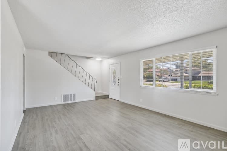 9101 La Riviera Dr – photo 2