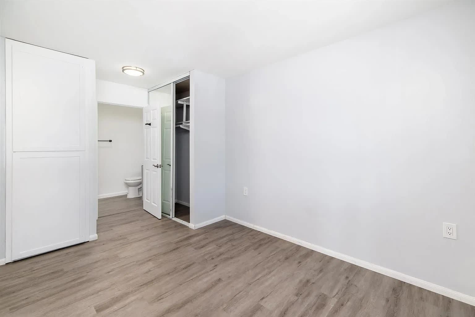 6738 University Ave – photo 3
