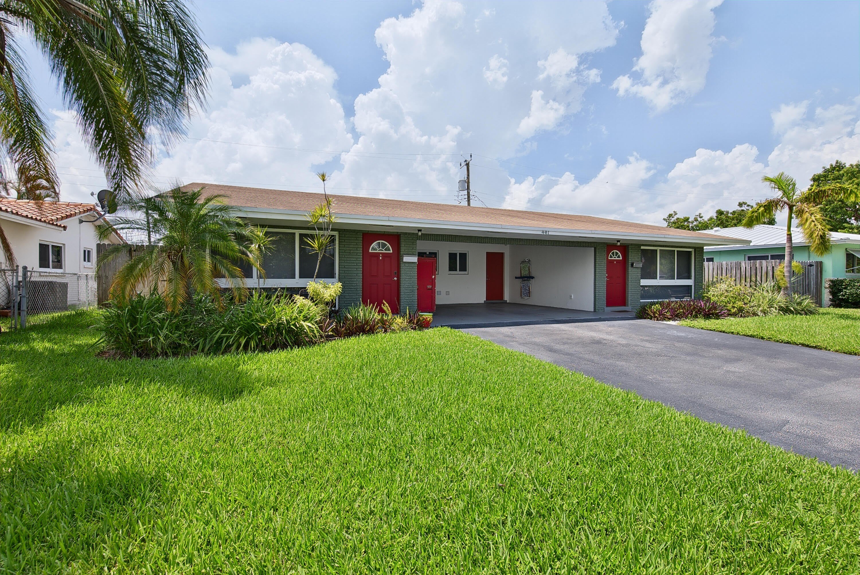 441 SE 1st Avenue – photo 1