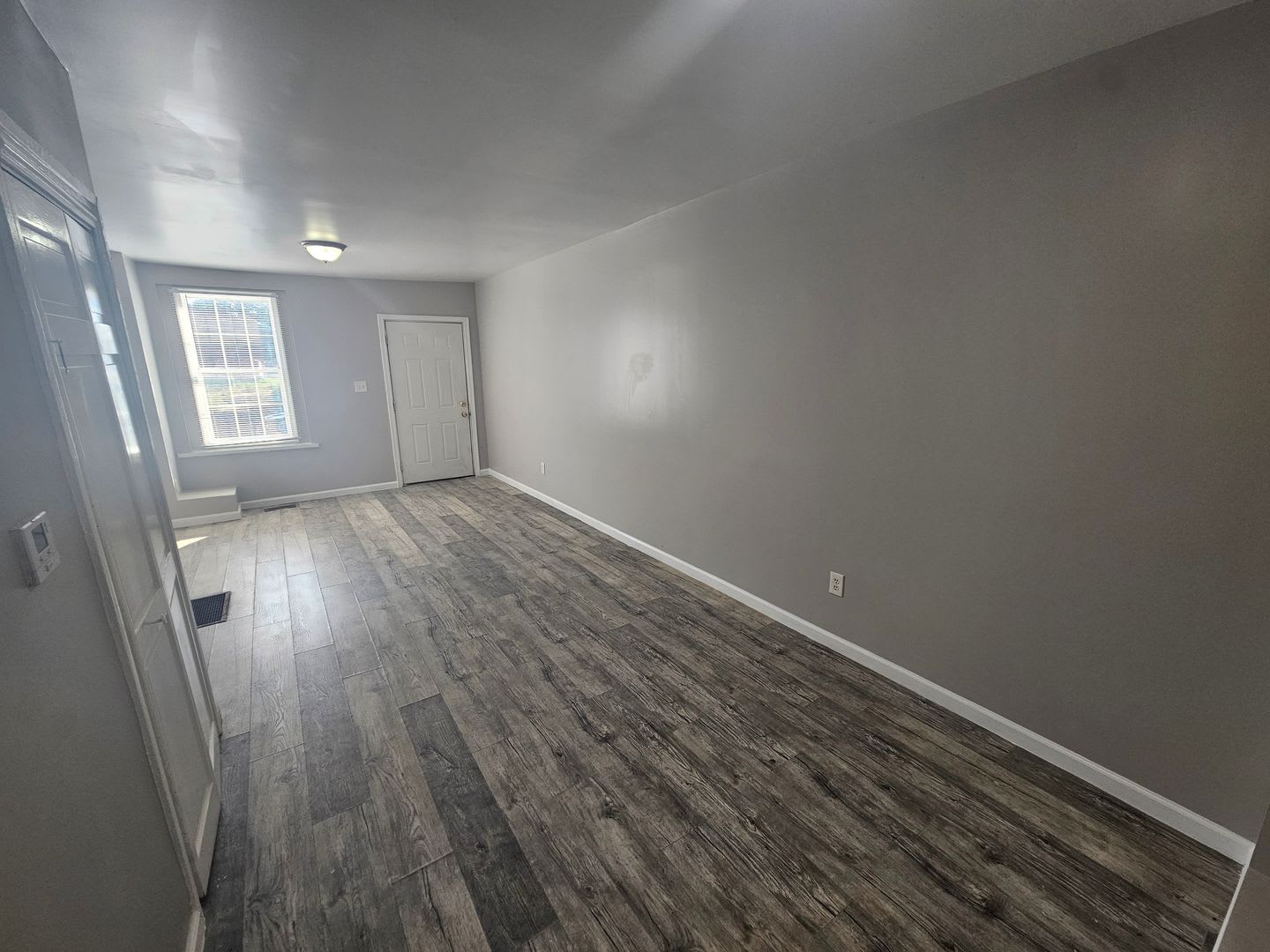 AVAILABLE FOR NOW!! 3BR/1BA WITH GARAGE!! – photo 3