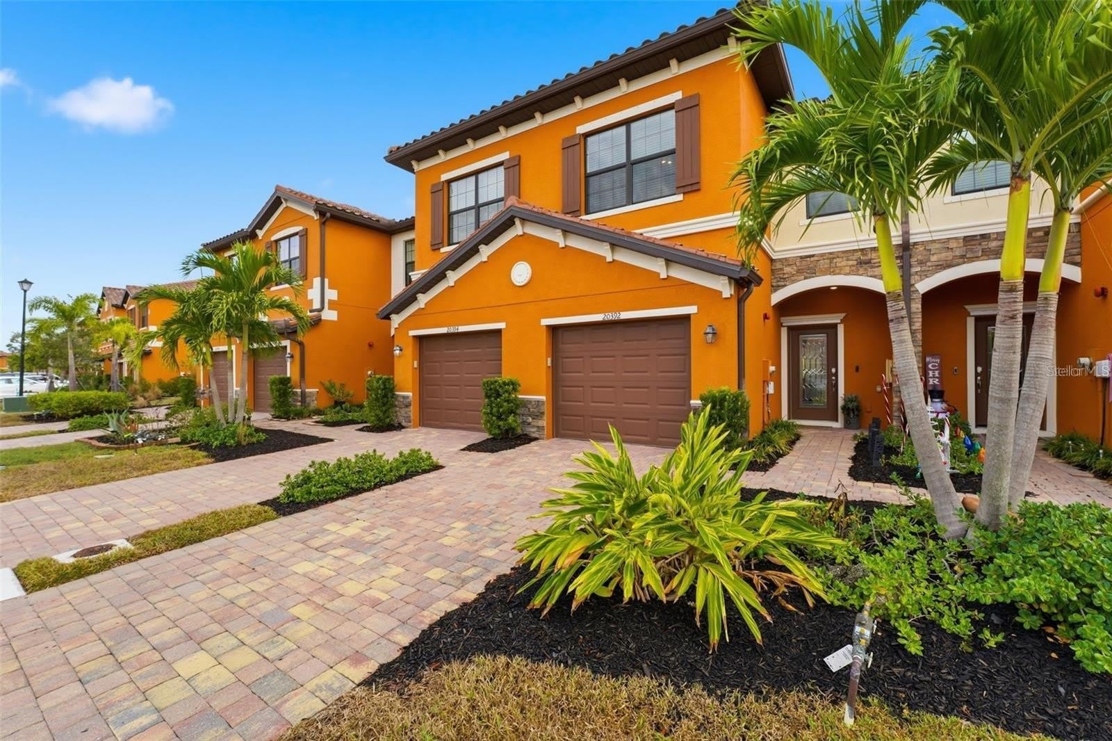 20392 LAGENTE Circle – photo 1