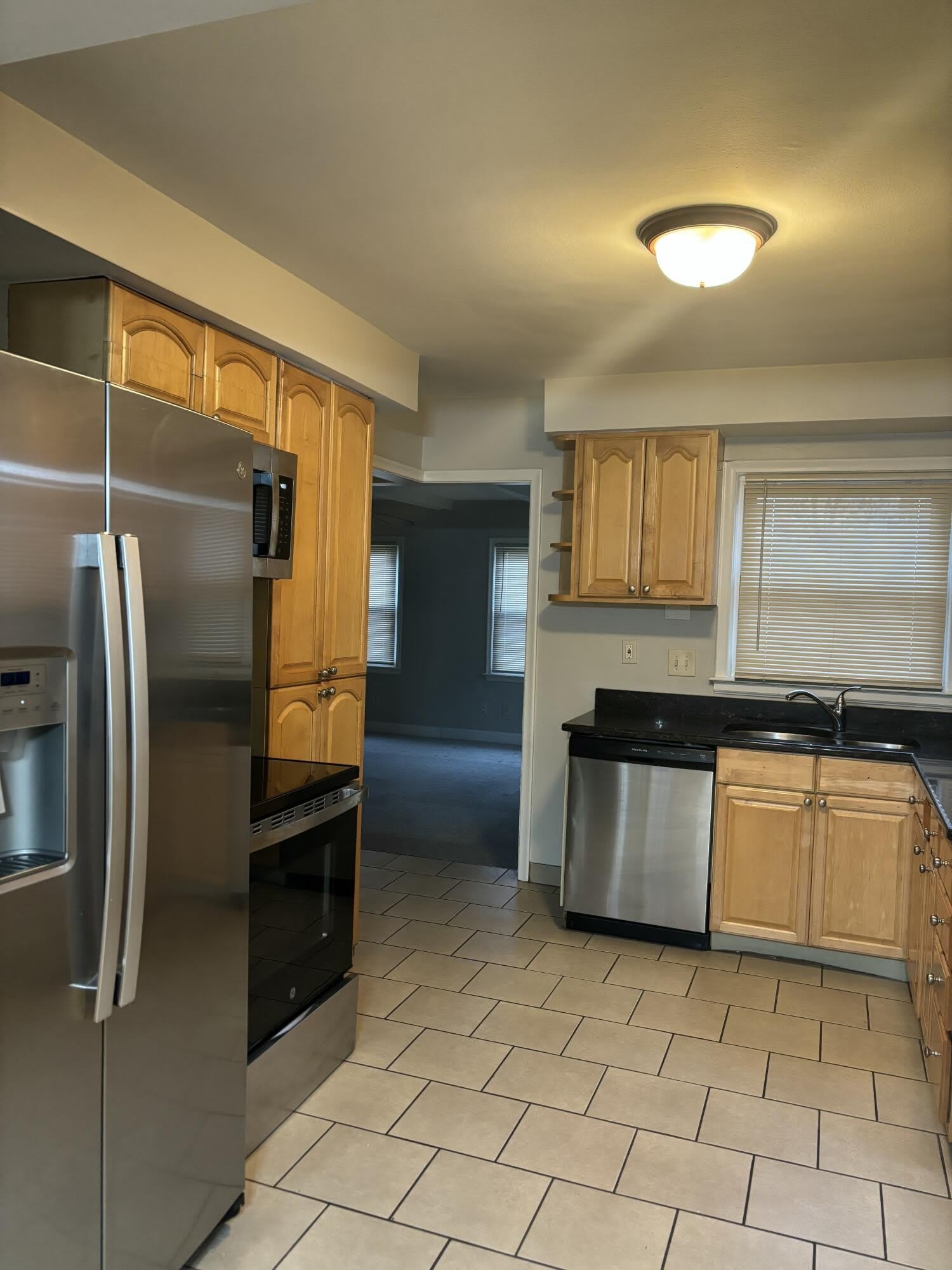 12116 Columbia Avenue – photo 2