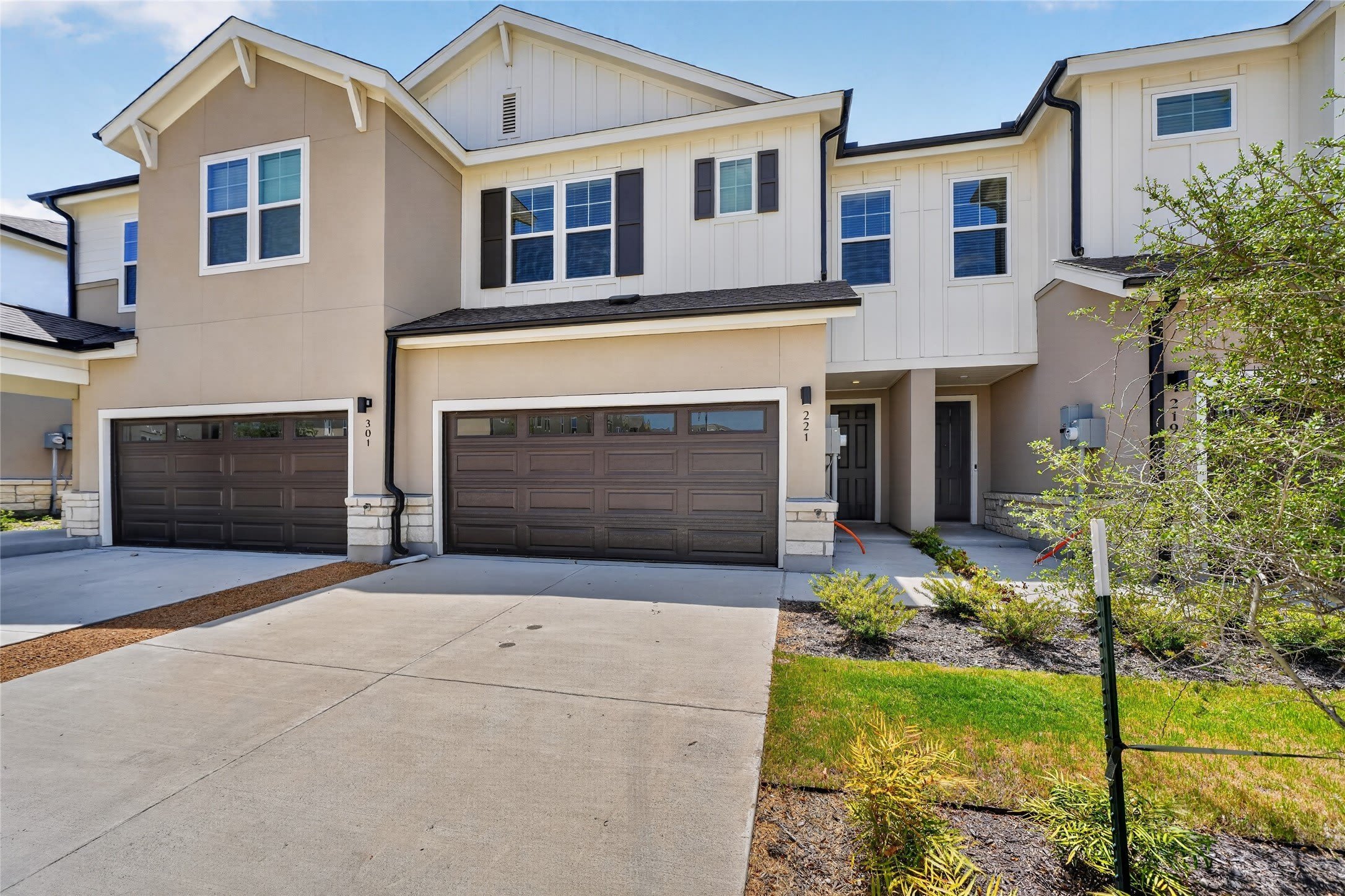 221 Melody Lane – photo 2