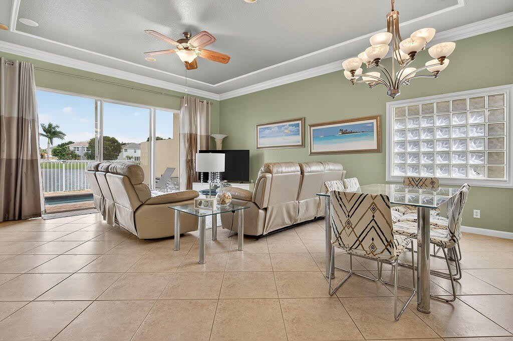 212 Berenger Walk – photo 3