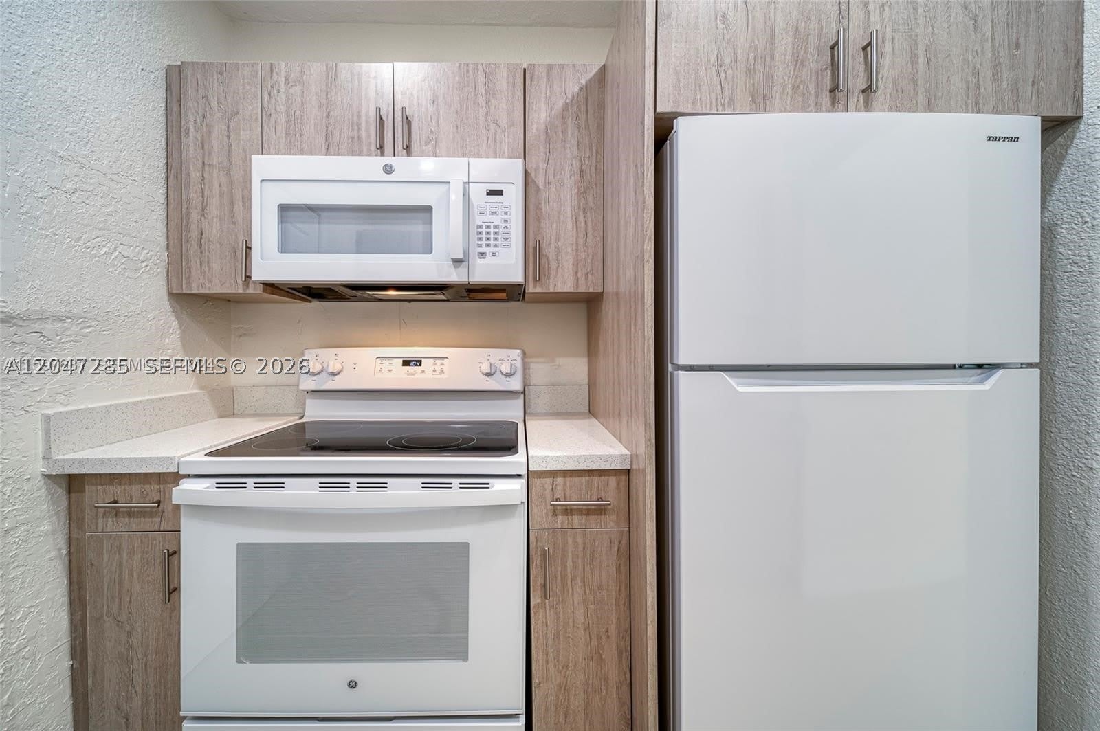 1747 NW 40th St – photo 2