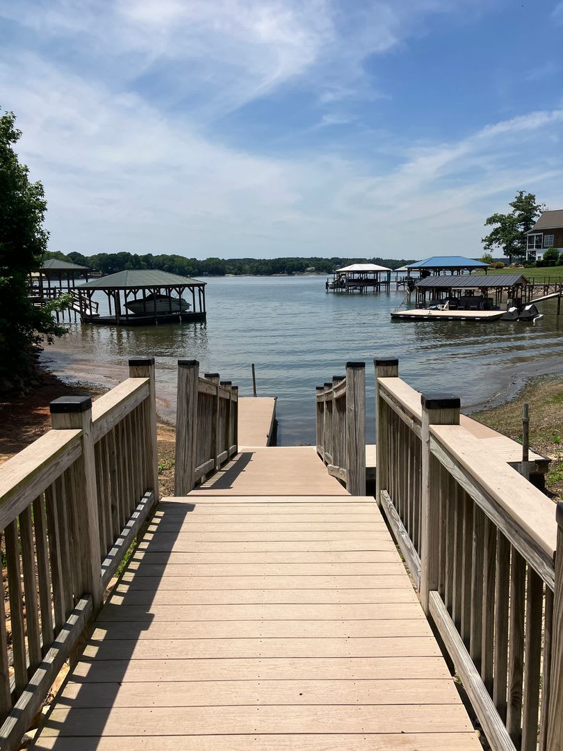 Lovely waterfront home with pier for rent – photo 5