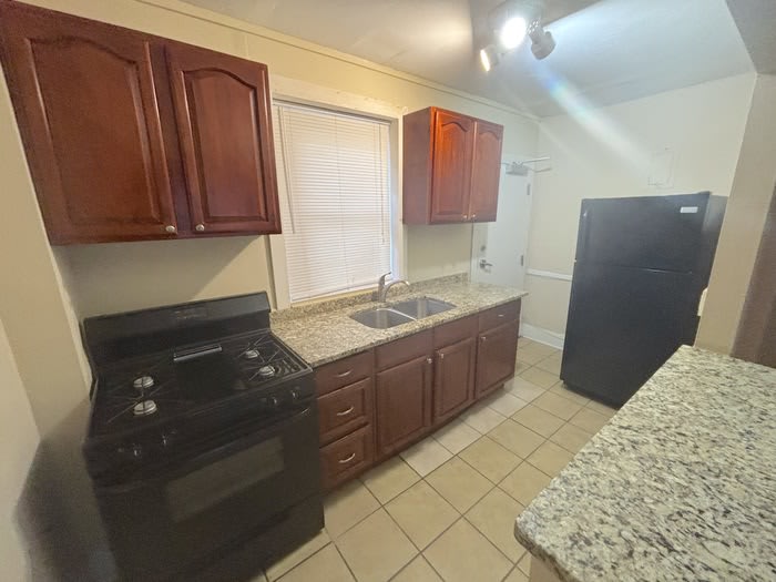 1217 Colonial Avenue – photo 3