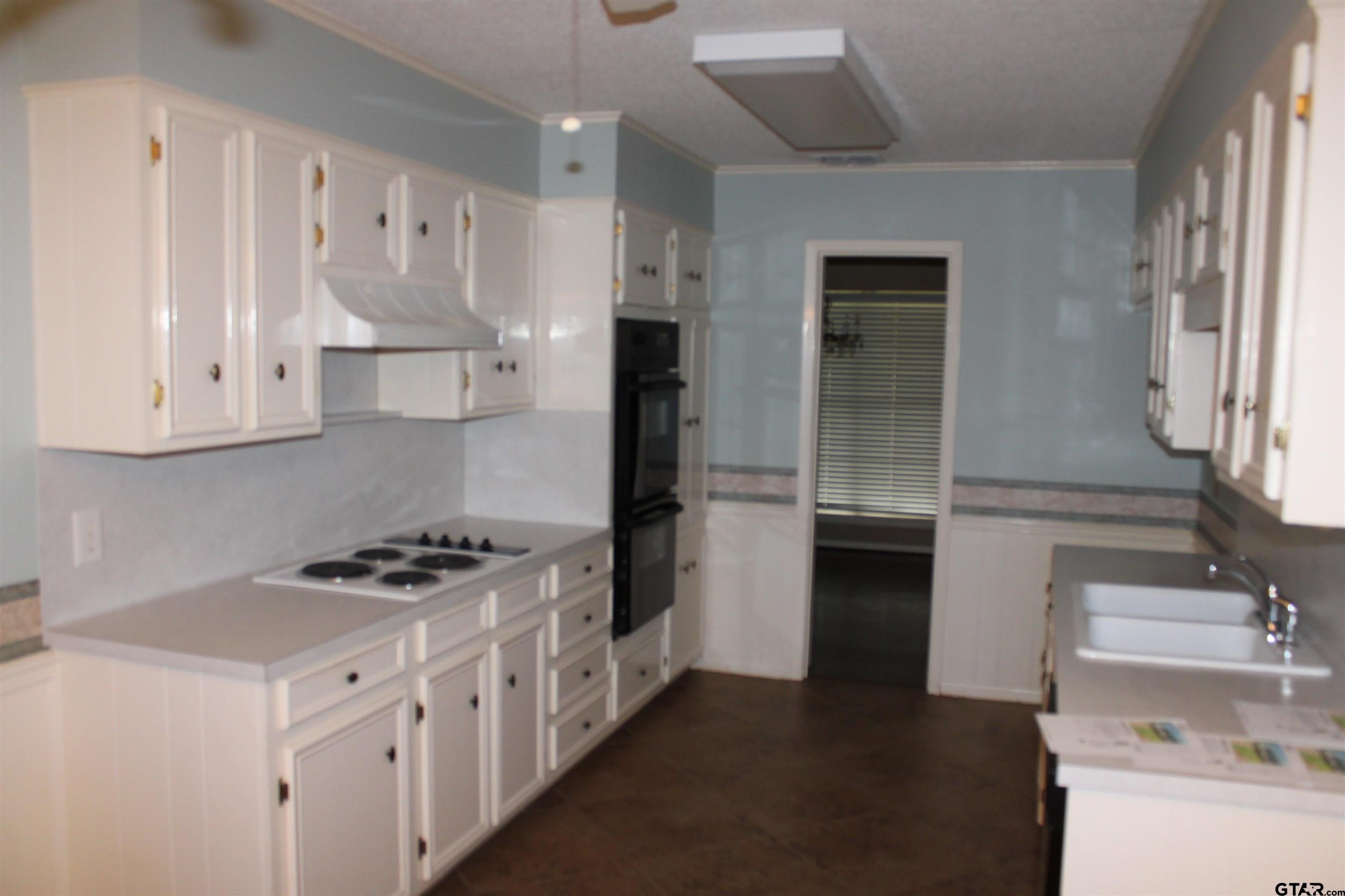 713 Meadow Creek – photo 3