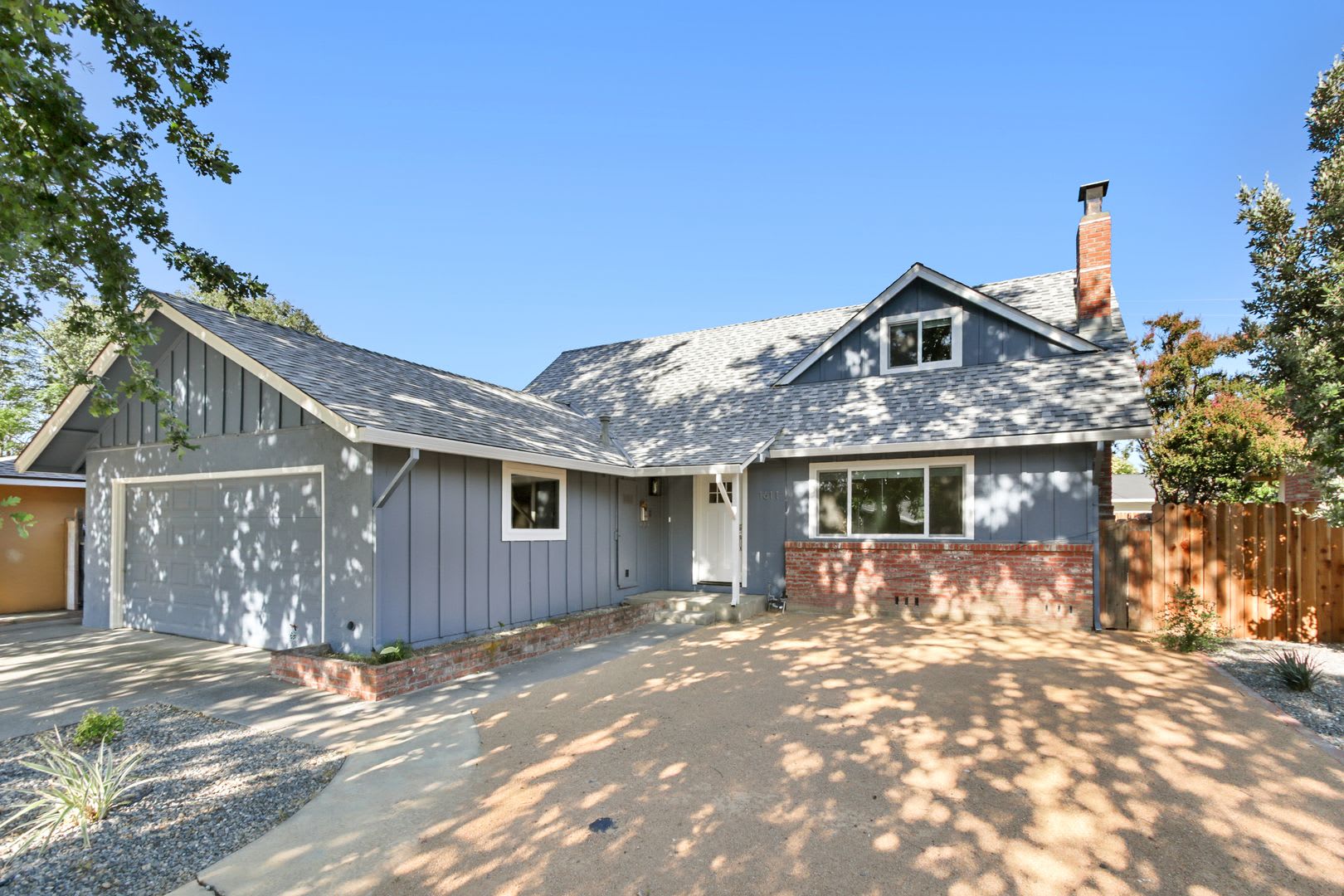 Updated 4 Bed 2 Bath Available for Immediate Move-In! – photo 5