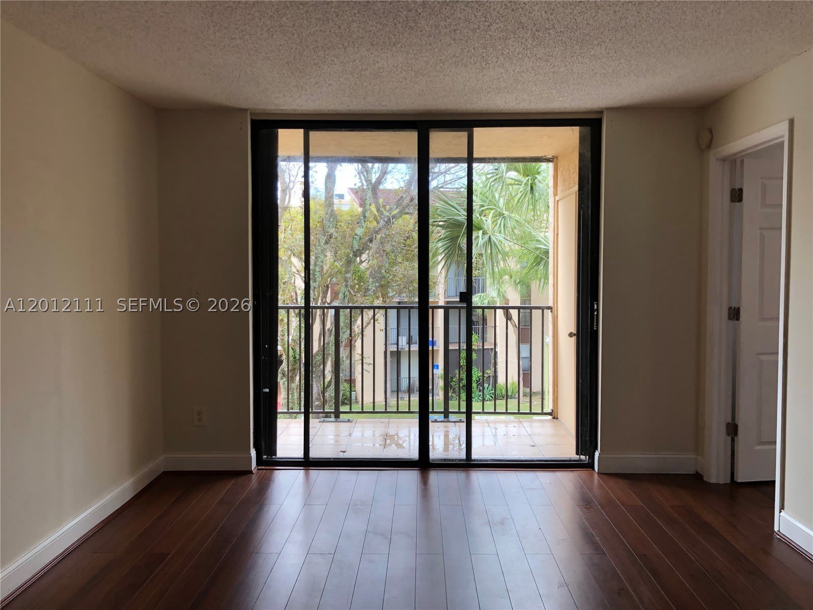 14301 N Kendall Dr – photo 2