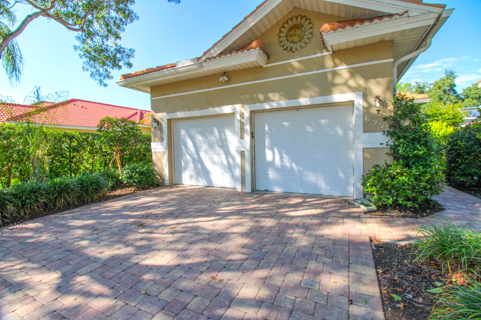 Beautiful Modern Heated Pool Home In The Vineyards Seasonal Only Available Off Season Months And Dec March 2026 – photo 2
