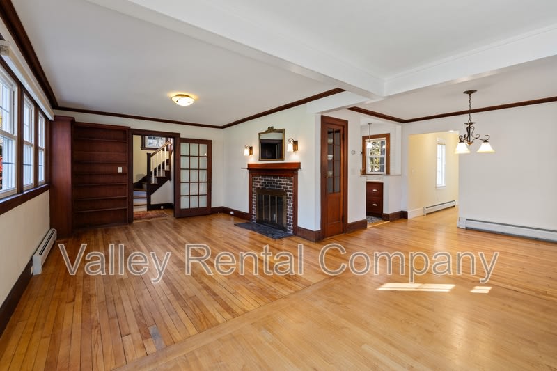 61 Woodlawn Avenue – photo 5