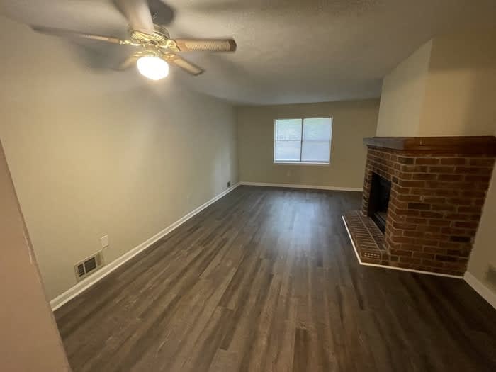 1060 Sourwood Court – photo 3