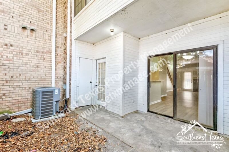 1620 Wellington – photo 5