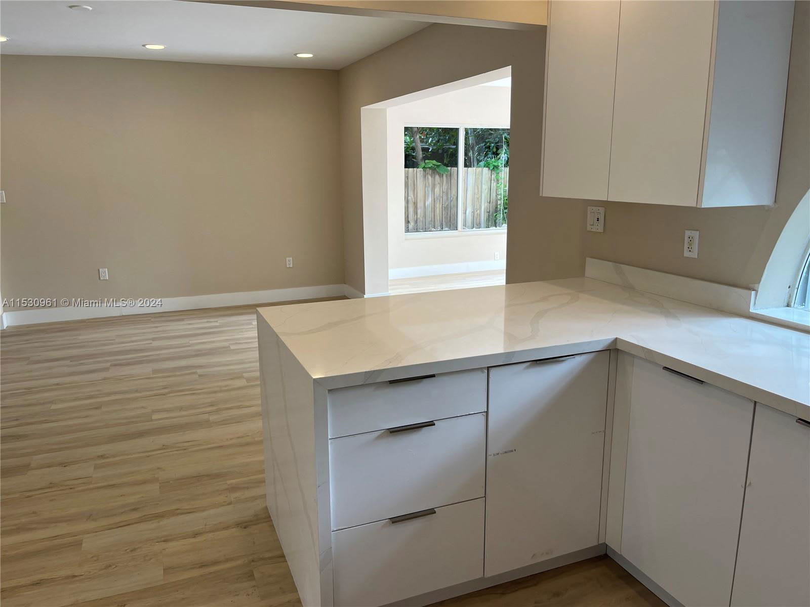 550 Northeast 174th Street – photo 5