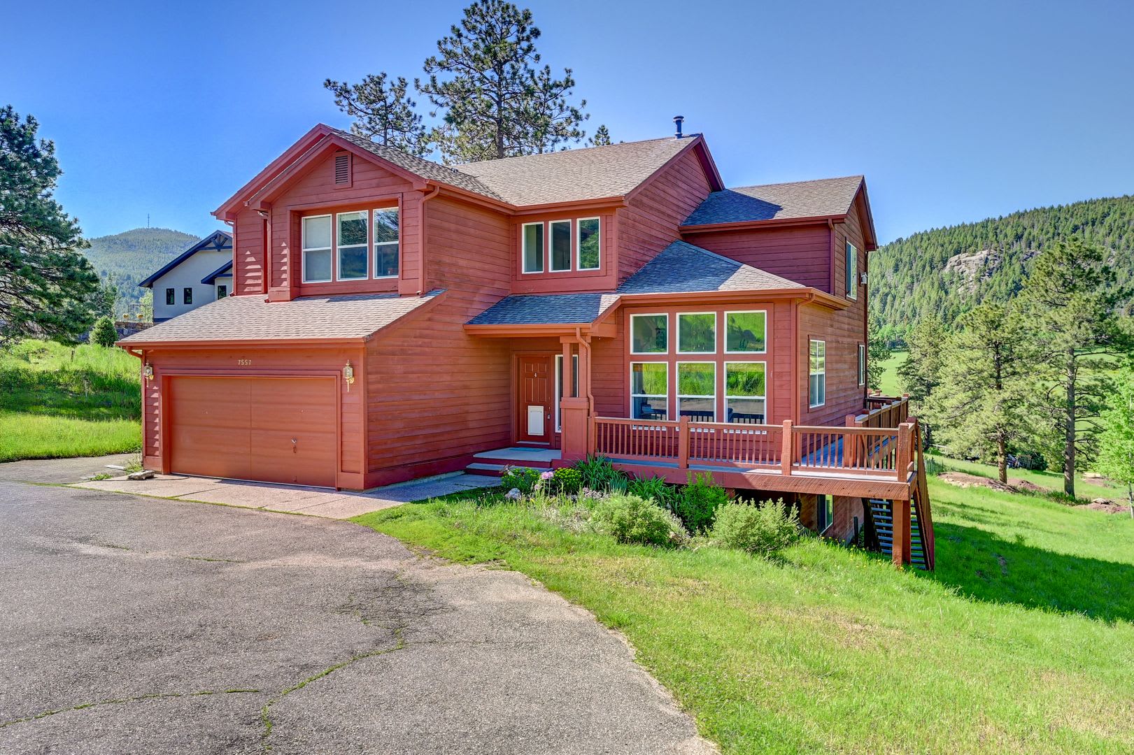 Beautiful Evergreen Home – photo 2