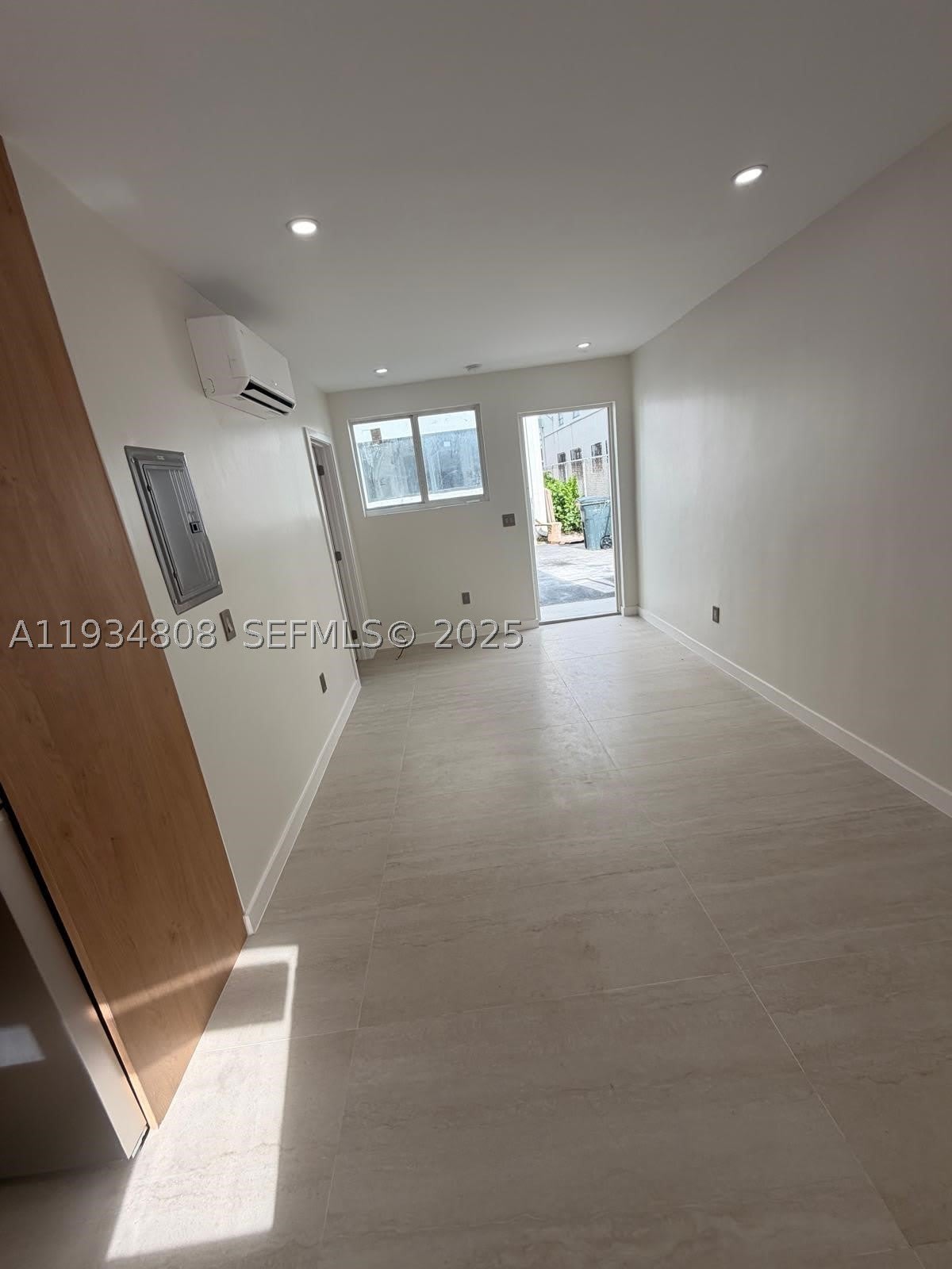 2436 SW 7th St – photo 2