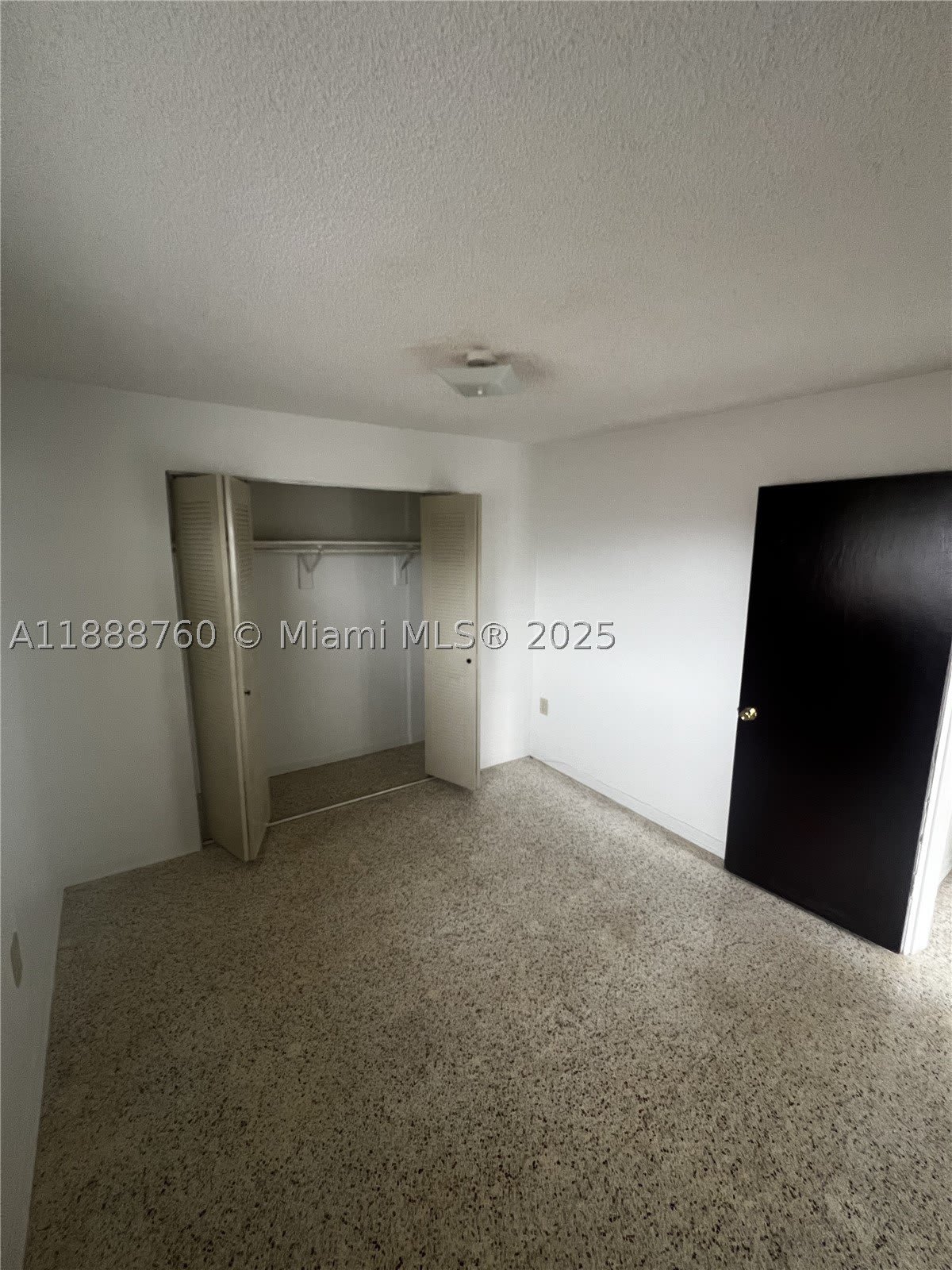 619 SW 11th Ave – photo 2