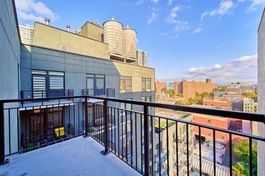 2211 Third Avenue – photo 4