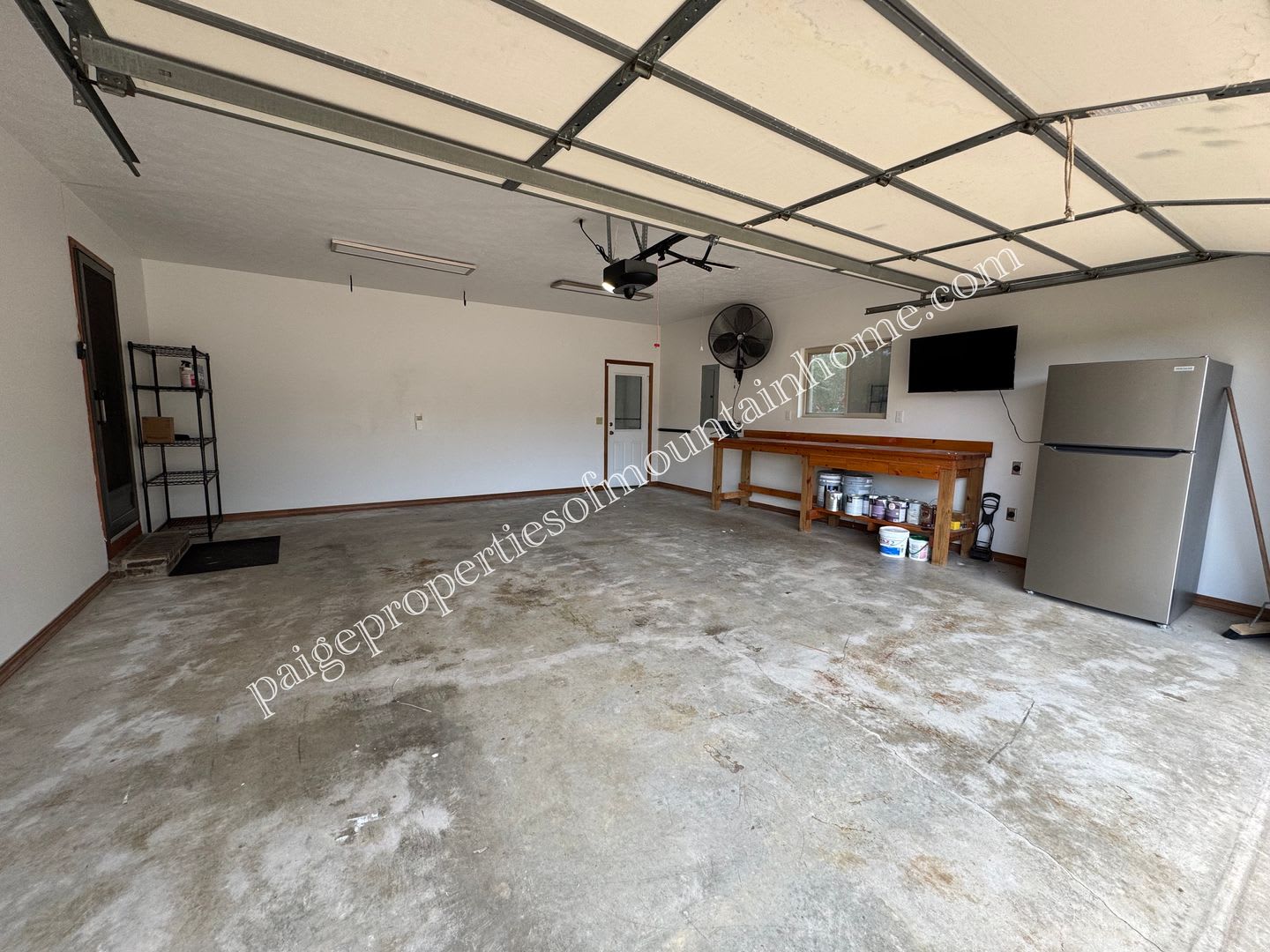 Charming 2-Bed, 2-Bath Home in Midway – $1,700/Month – photo 2