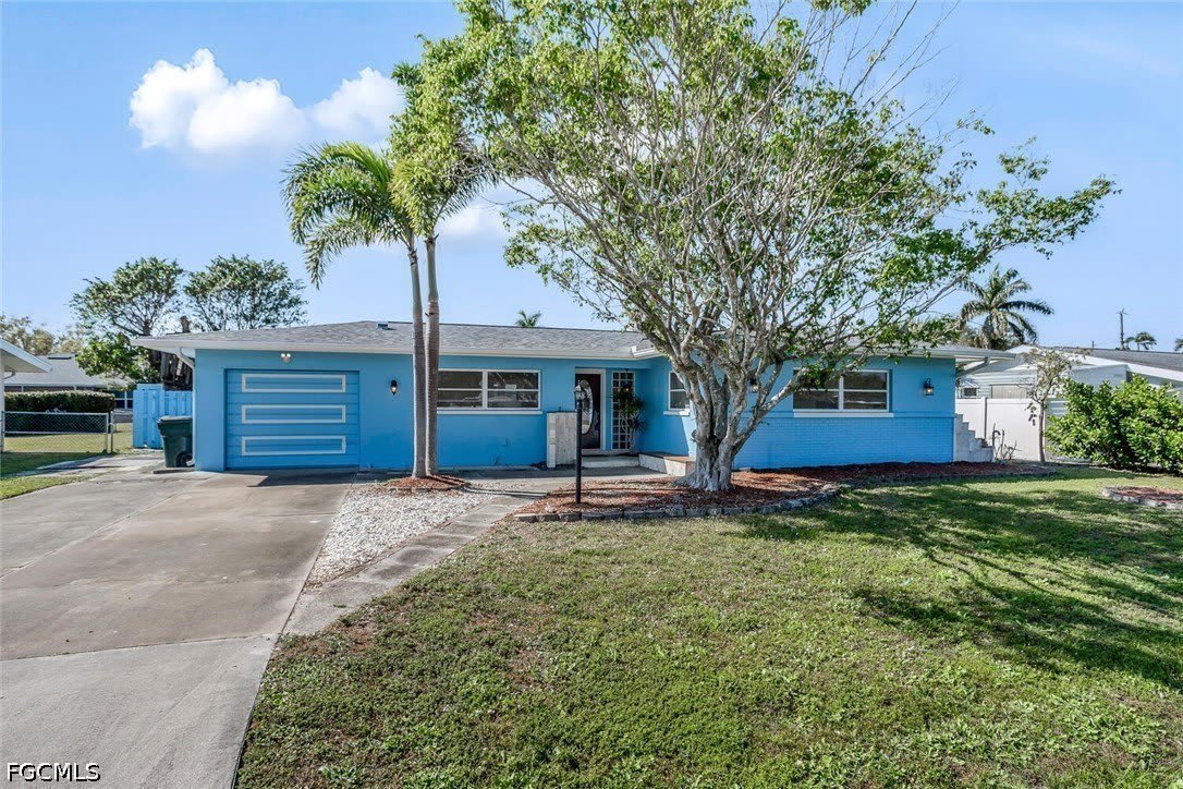 806 Entrada Drive N – photo 1