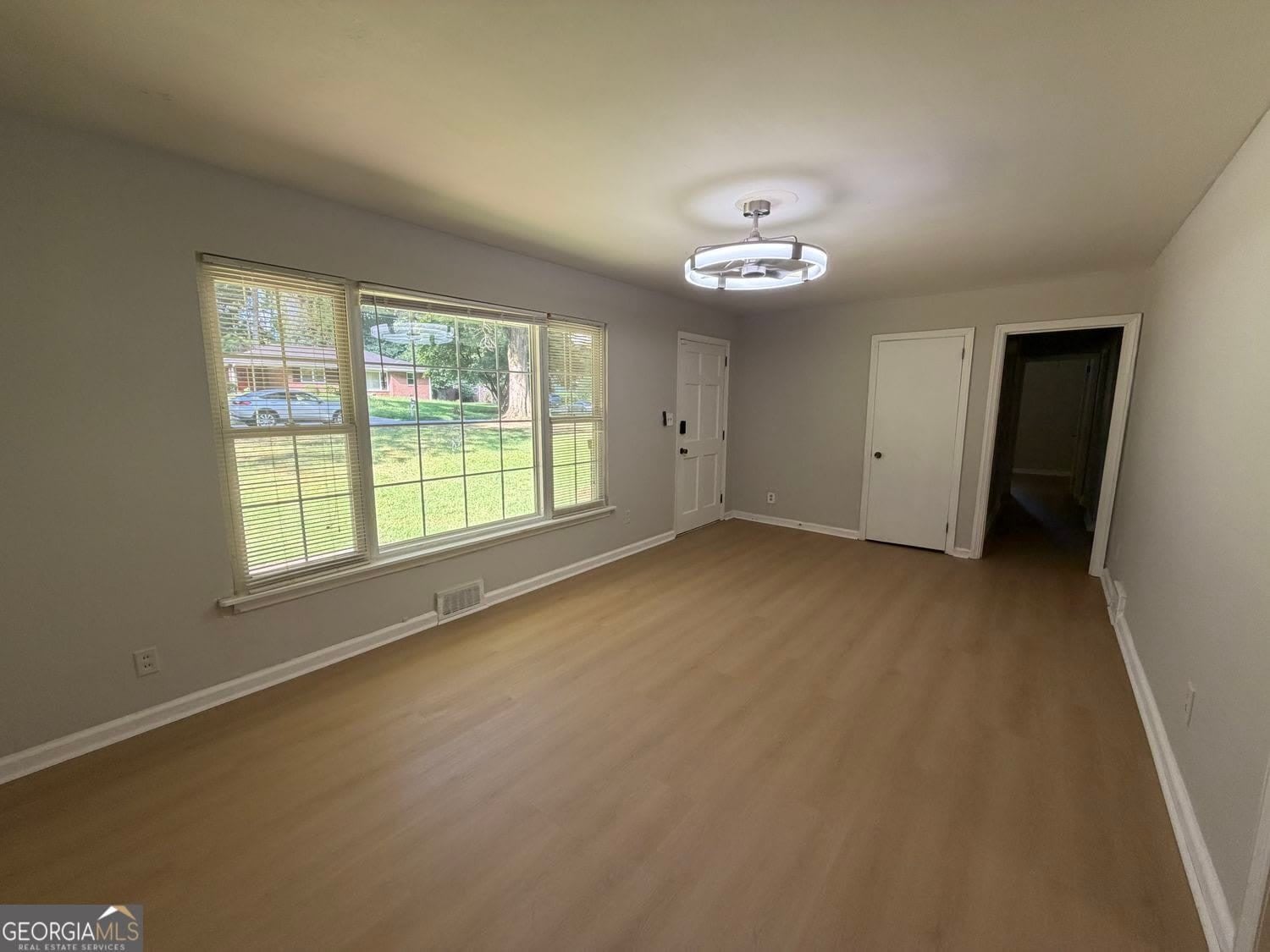 2726 Hollywood Drive – photo 2