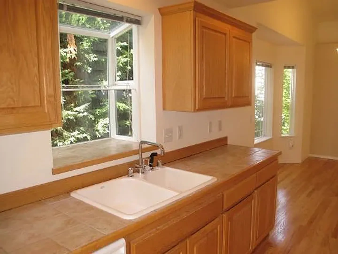 2 bedroom, 2 bath Townhome in North Seattle. – photo 4