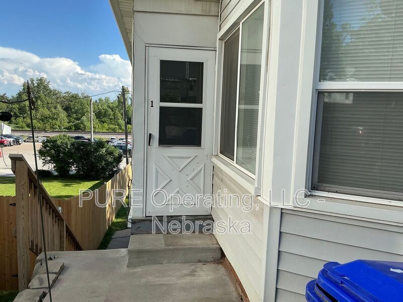 810 E Erie St – photo 2