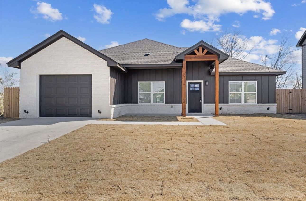 1628 Ewing Avenue – photo 1