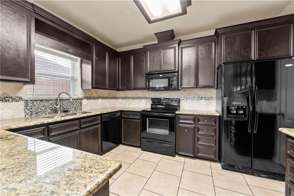 6438 Hardwick Street – photo 5