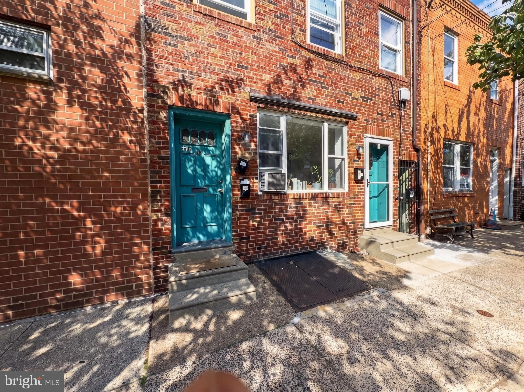 2603 E SOMERSET Street – photo 1
