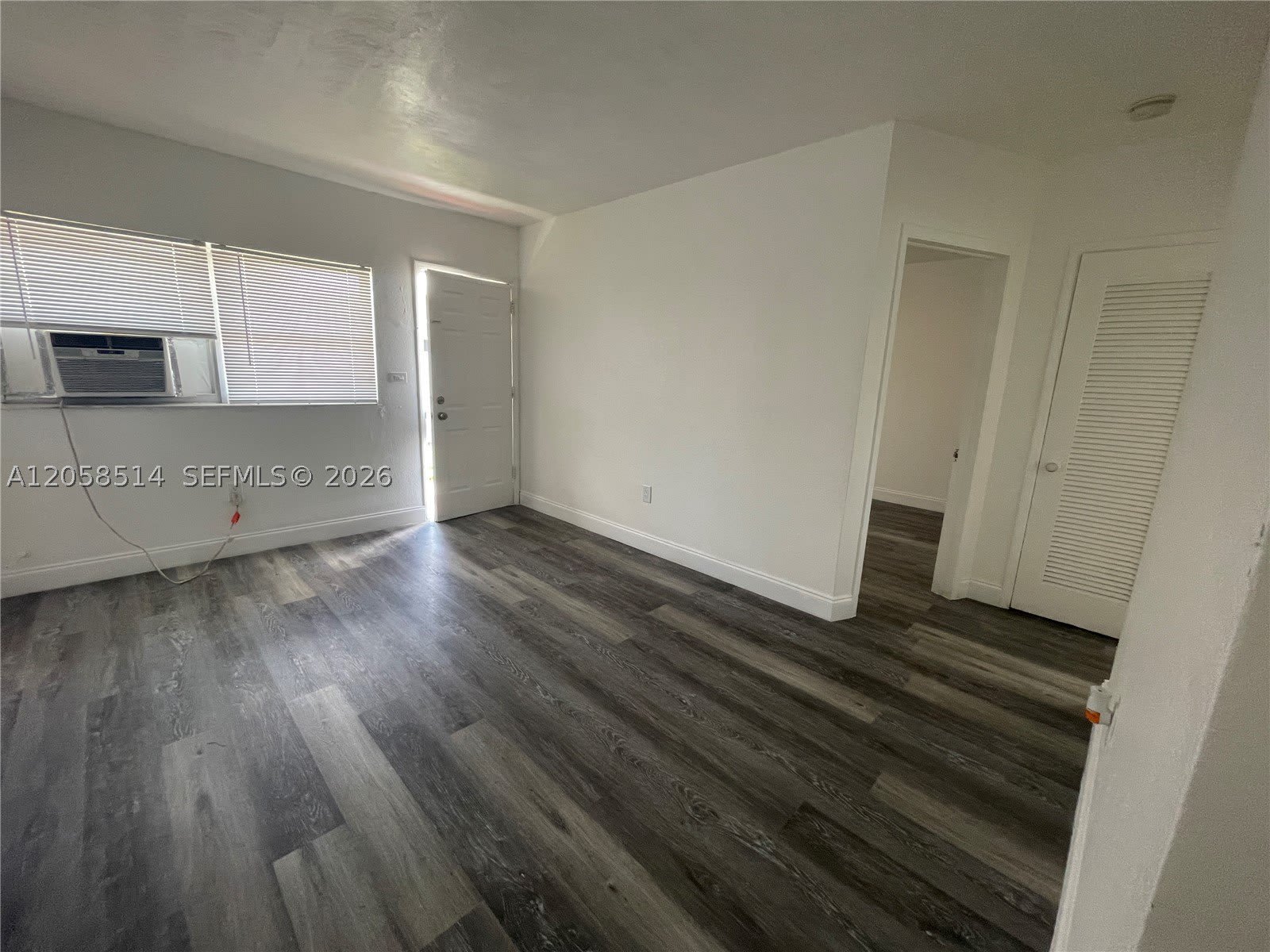 15940 NE 19th Ct – photo 5